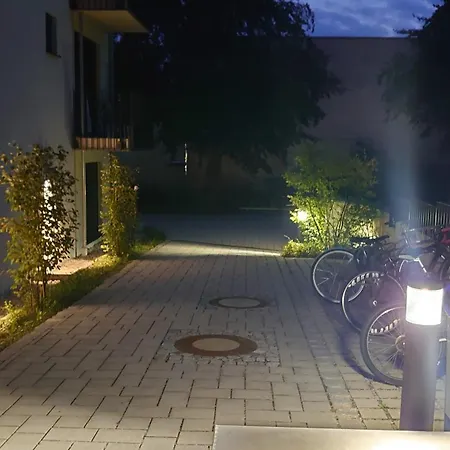 One Bed In Room, With Bathroom Shared With Ownner München