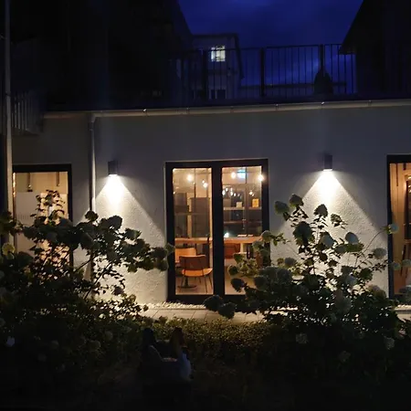 One Bed In Room, With Bathroom Shared With Ownner 3* München